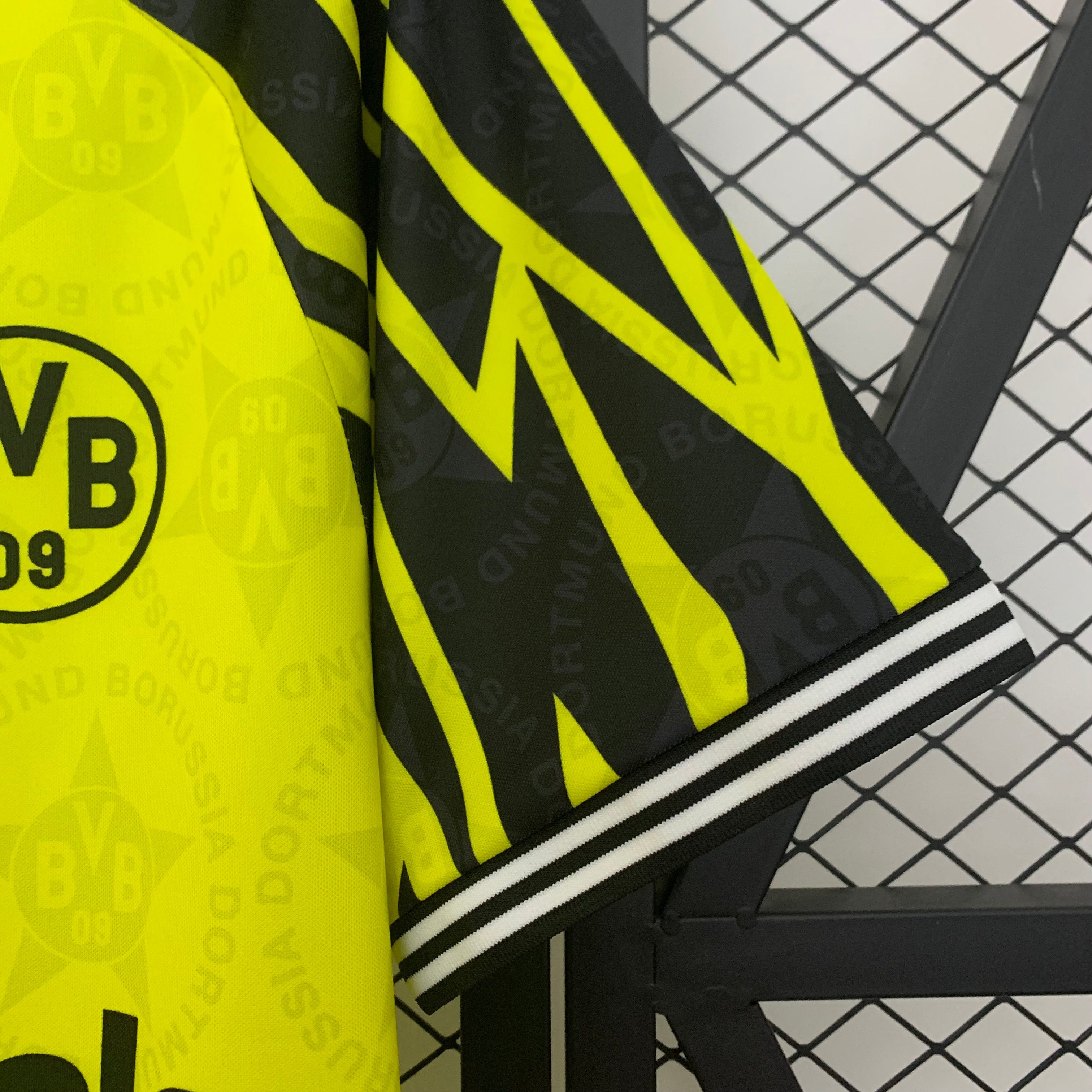 BORUSSIA DORTMUND 1994/95 HOME SHIRT