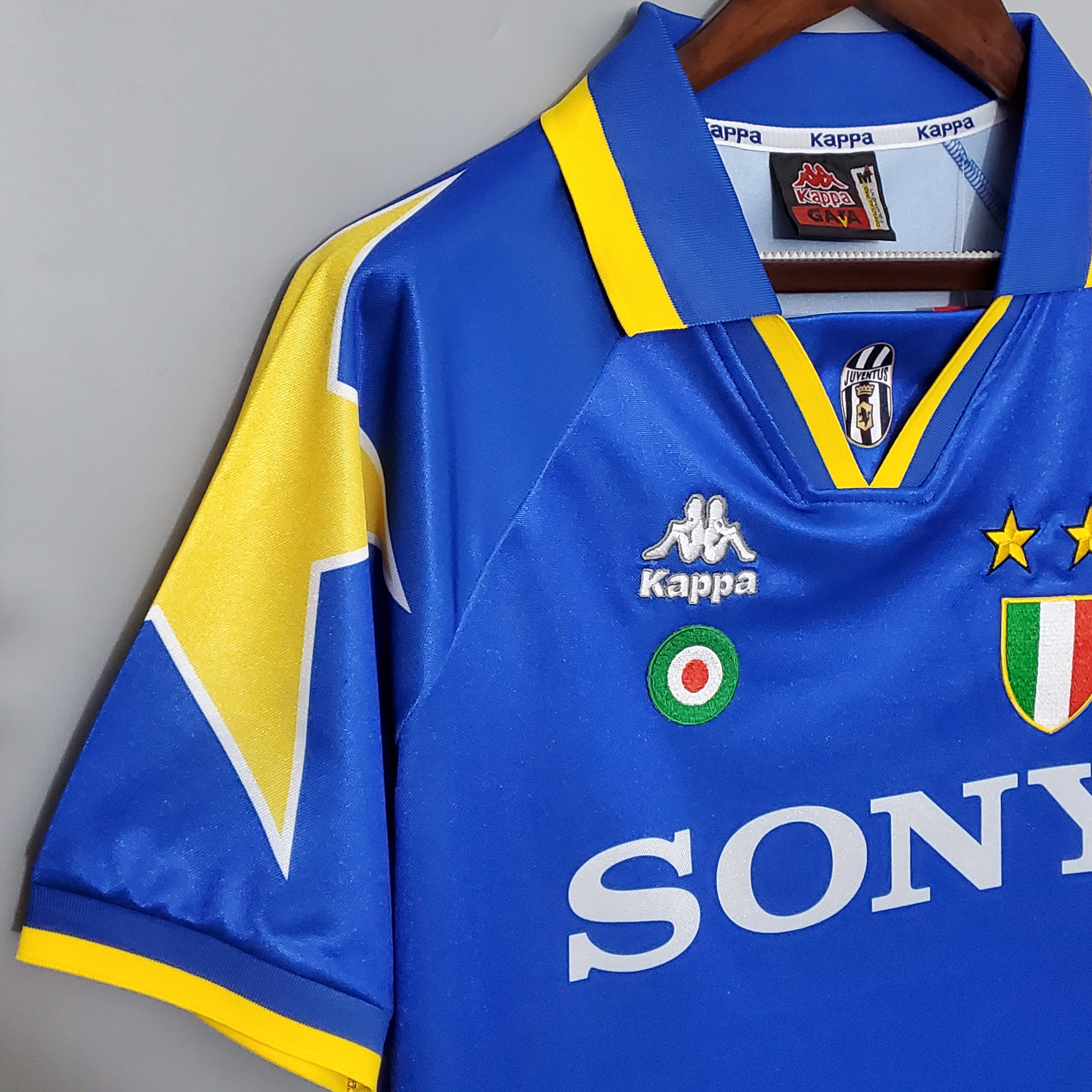 JUVENTUS 1995/97 AWAY SHIRT