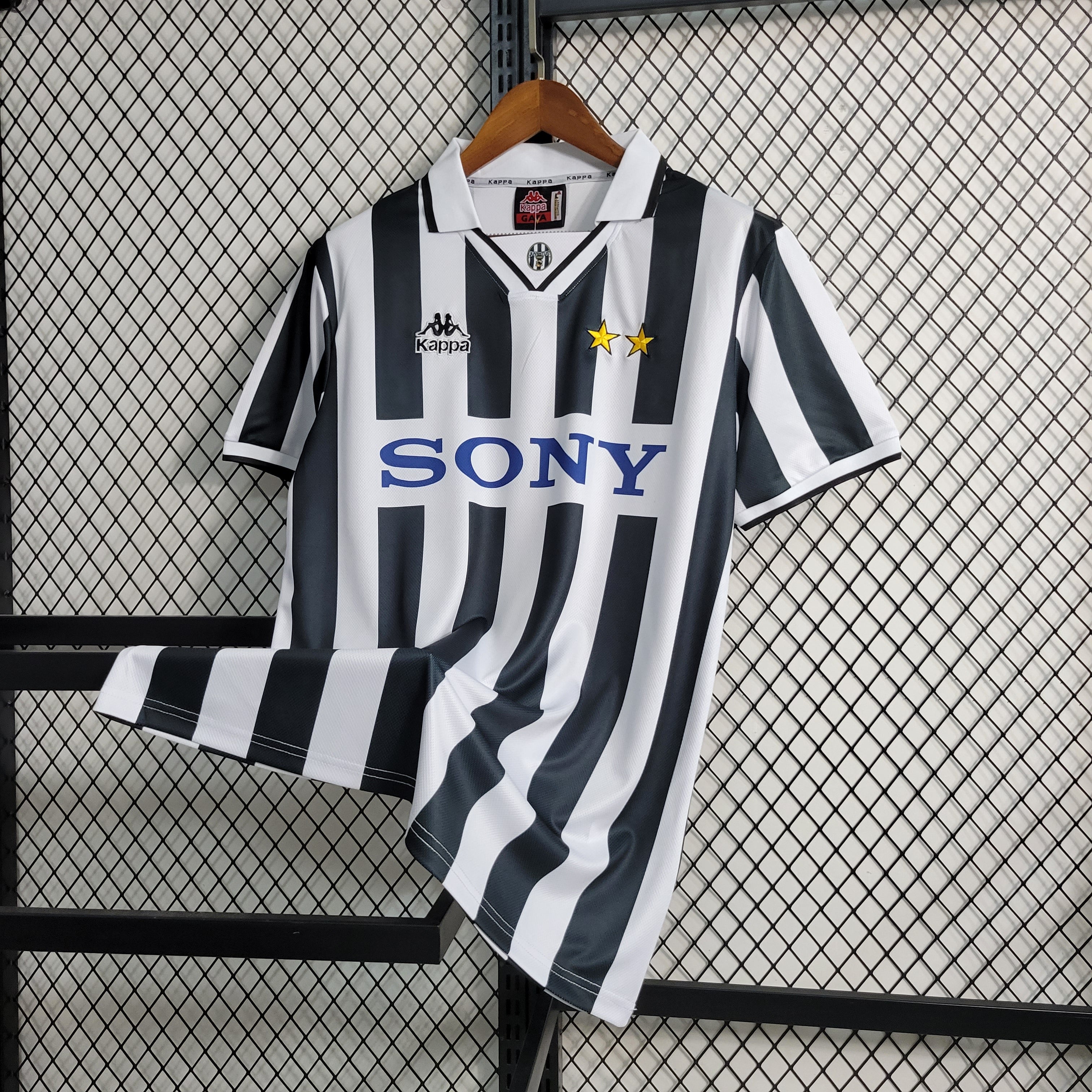 JUVENTUS 1995/97 HOME SHIRT